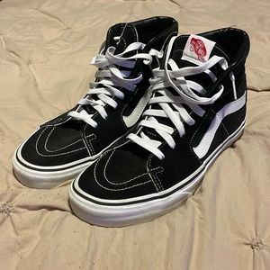 Men’s SK8-Hi Vans Size 9.0